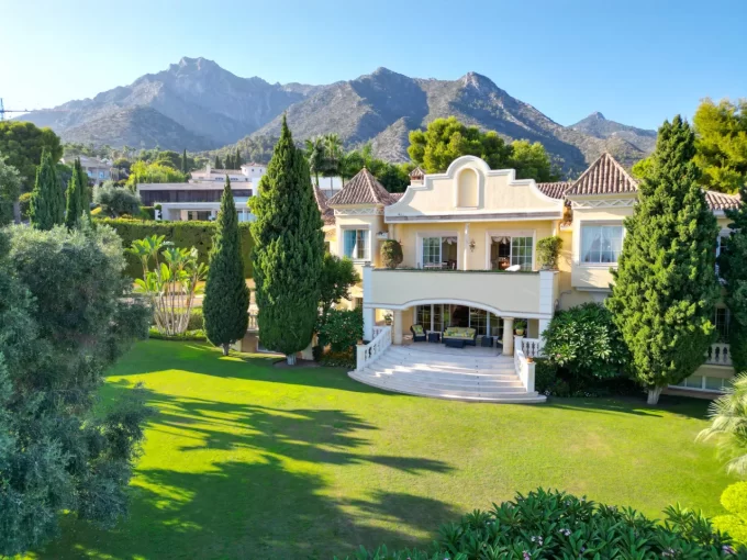 View Spectacular Villa for Sale in Sierra Blanca