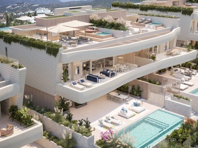 Building New Beachfront Townhouse, duplex apartment and penthouse for Sale in Las Chapas. Property for sale in Marbella.