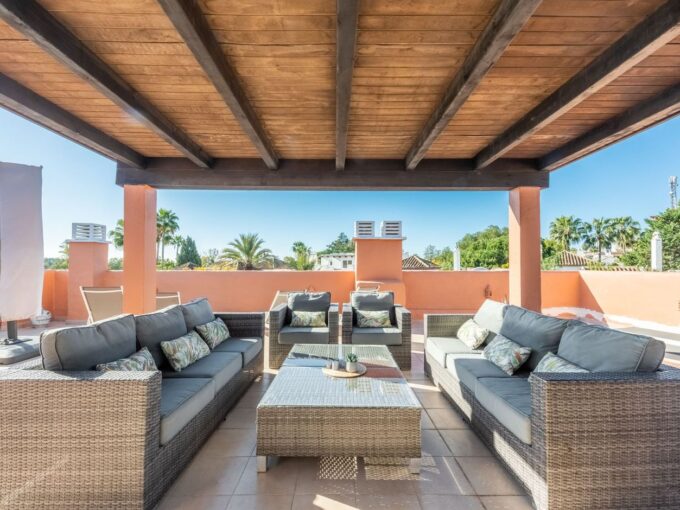 Covered terrace Penthouse for Sale in Alhambra del Golf. Property for sale in Marbella.