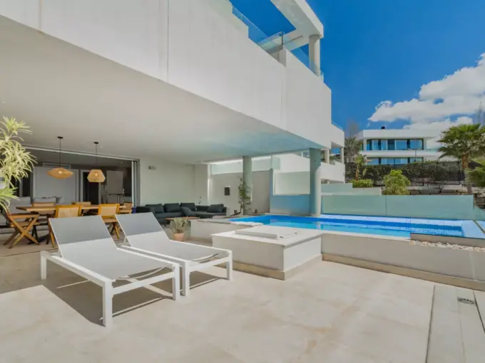 Relax area Apartment with Private Pool for Sale in Nueva Andalucia. Property for sale in Marbella.