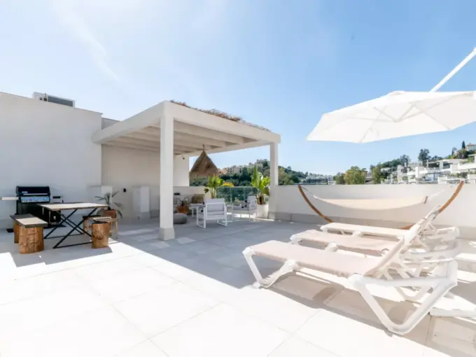 Solarium Duplex Penthouse for Sale in Benahavís. Property for sale in Marbella.