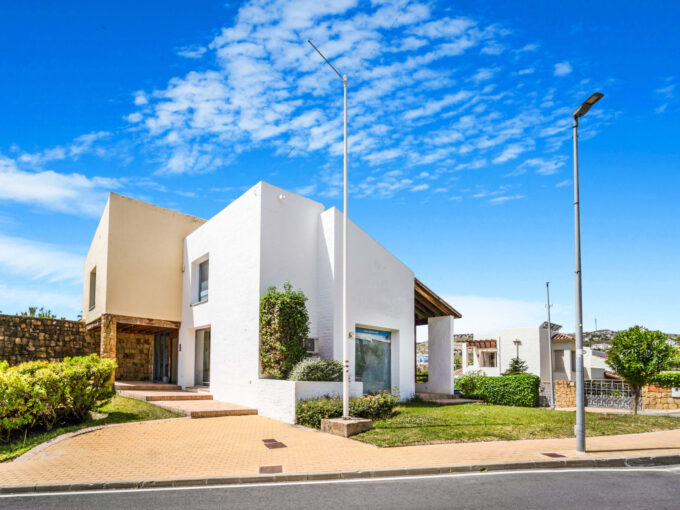 Exterior Office Building for Sale in La Alqueria. Property for sale in Marbella.