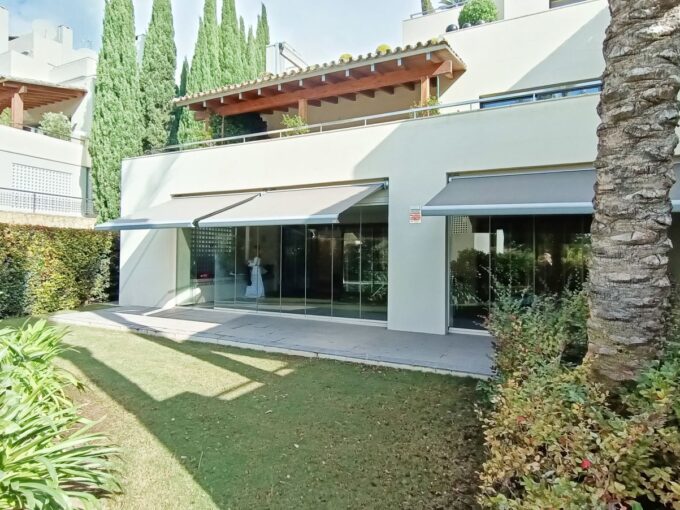 Garden Garden Apartment in The Golden Mile. Property for sale in Marbella.