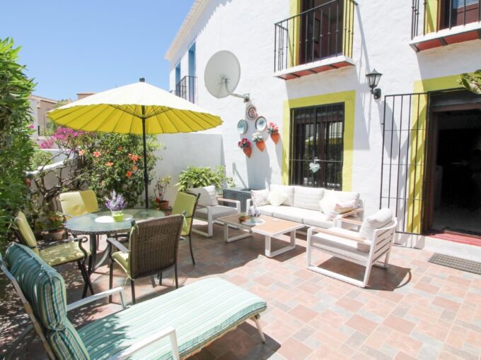 Outdoor Beautiful Townhouse in El Naranjal. Property for sale in Marbella.