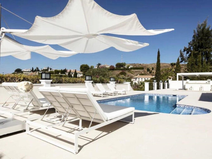 Pool area Contemporary Villa for Sale in El Paraiso. Real estate for sale in Marbella.