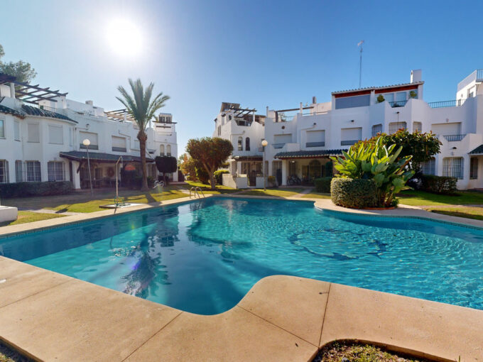 Pool Townhouse for Sale in Soleuropa. Real estate for sale in Marbella.