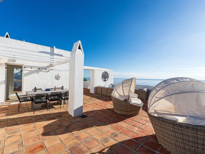 Terrace Luxury Beachfront Penthouse for Sale in Casares del Mar
