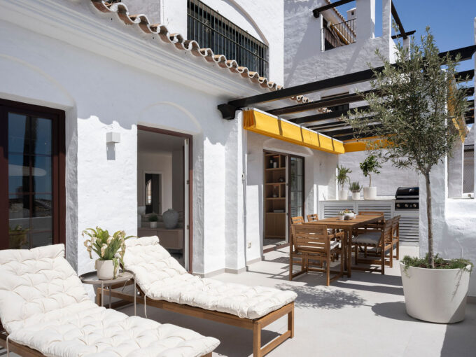Terrace Scandinavian-style Apartment for Sale in Aldea Blanca. Property for sale in Marbella.