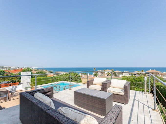 Terrace Beautiful Villa for Sale with Direct Views of the Sea. Property for sale in Marbella.