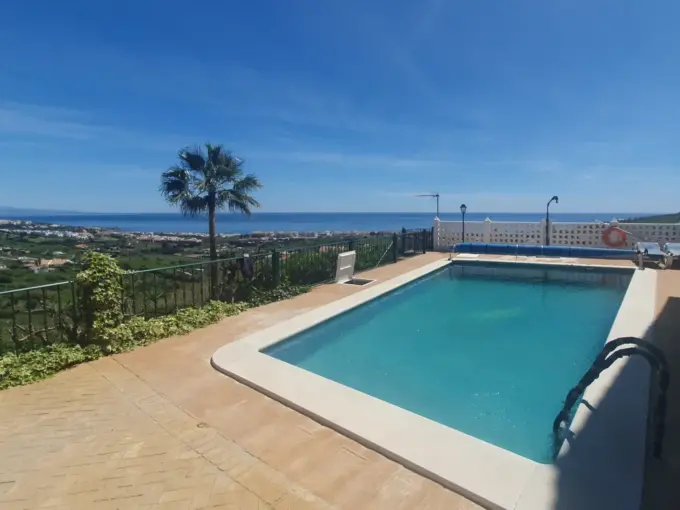 Pool Hillside Townhouse for Sale in Manilva. Property for sale in Marbella.