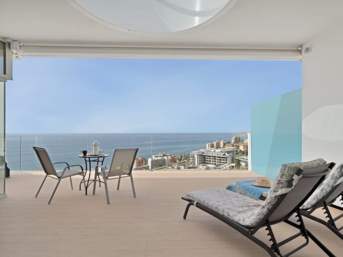 Covered terrace Penthouse for Sale in Med One area of El Higuerón