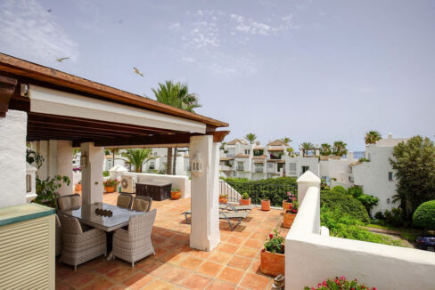 Solarium Exceptional Penthouse for Sale in Estepona. Property for sale in Marbella.