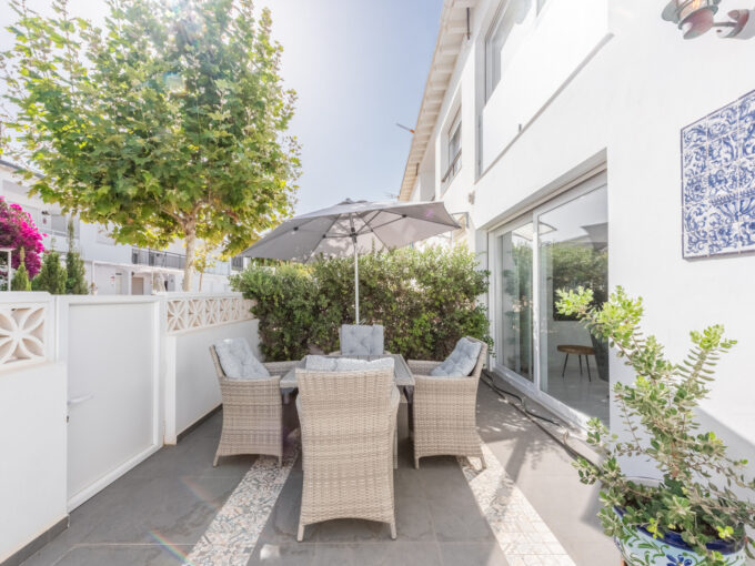 Terrace Townhouse for Sale in La Cala de Mijas. Real estate for sale in Marbella.
