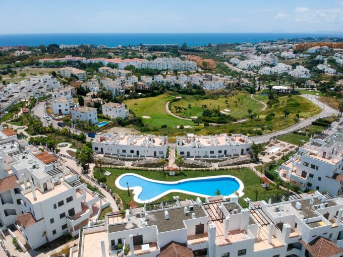 Area Middle Floor Apartment for sale in Selwo. Property for sale in Marbella.