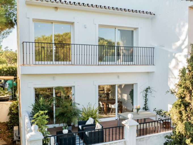 Exterior Townhouse for Sale in La Quinta Golf. Real estate for sale in Marbella.