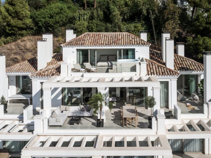 Unique Duplex Penthouse for Sale with Panoramic View. Property for sale in Marbella.