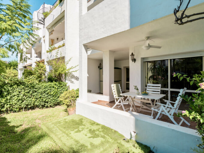Garden Garden Apartment for Sale in San Pedro de Alcantara. Property for sale in Marbella.