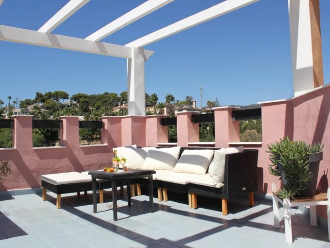 Outdoor area Spacious Corner Penthouse for Sale with Panoramic Views. Property for sale in Marbella.
