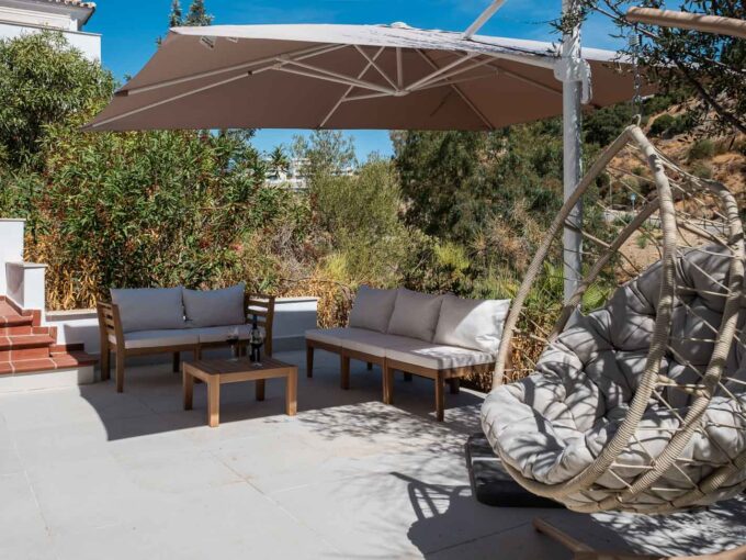 Terrace Beautifully Renovated Bungalow for Sale in Aloha Royal. Property for sale in Marbella.