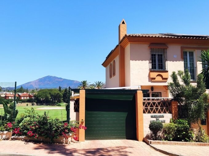 Townhouse for Sale on the First Line of the Guadalmina Golf Course