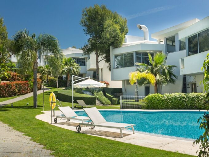 Exterior Magnificent Townhouse for Sale in Sierra Blanca. Property for sale in Marbella.