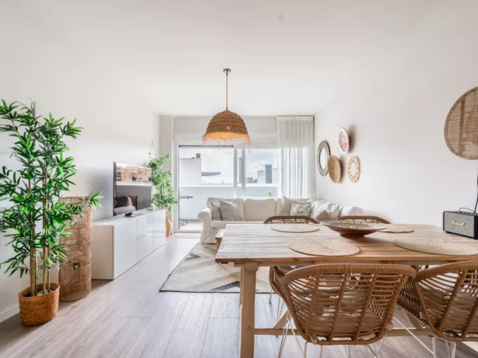 Salon Modern Apartment for Sale in the Heart of Estepona. Property for sale in Marbella.