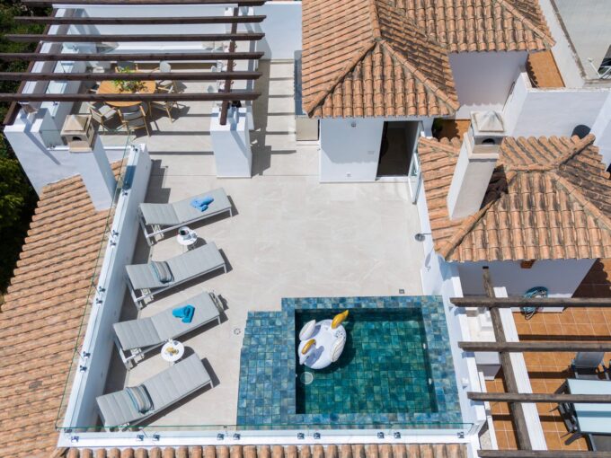 Above tunning Penthouse for Sale in Mirador del Rodeo. Real estate for sale in Marbella.