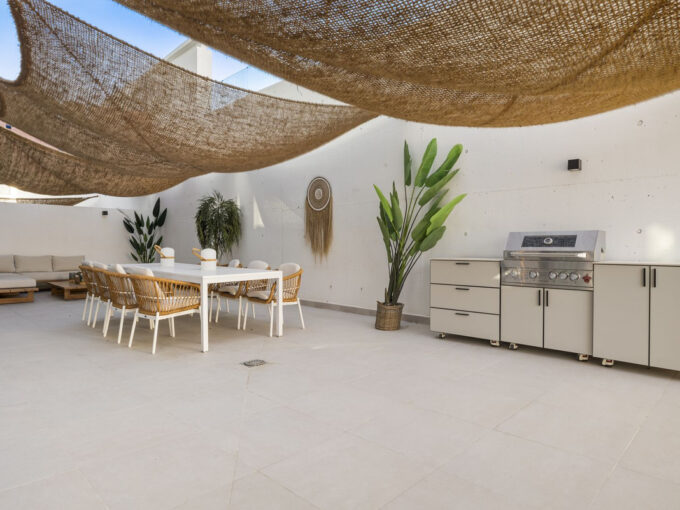 Outdoor area Ground Floor Apartment for Sale in Montemar. Property for sale in Marbella.