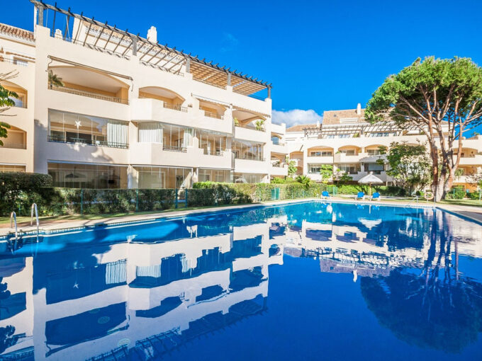 Pool Charming Apartment for Sale in Elviria. Real estate for sale in Marbella.