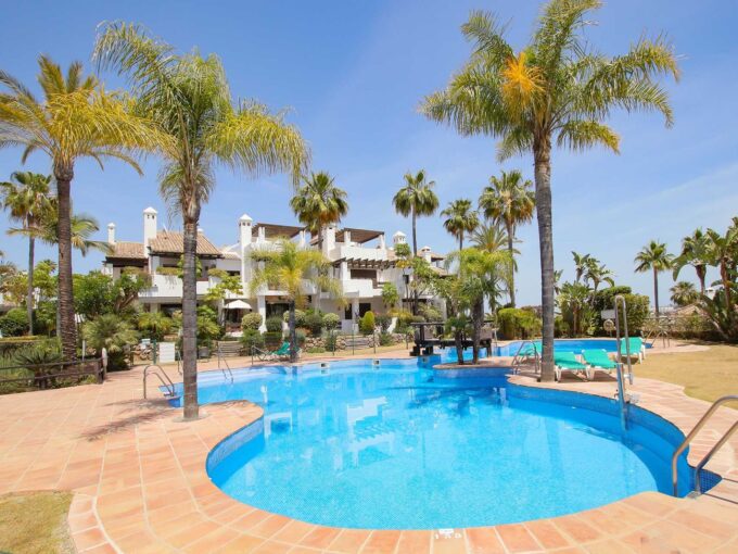 Pool Townhouse in Benahavís for Sale. Real estate for sale in Marbella.