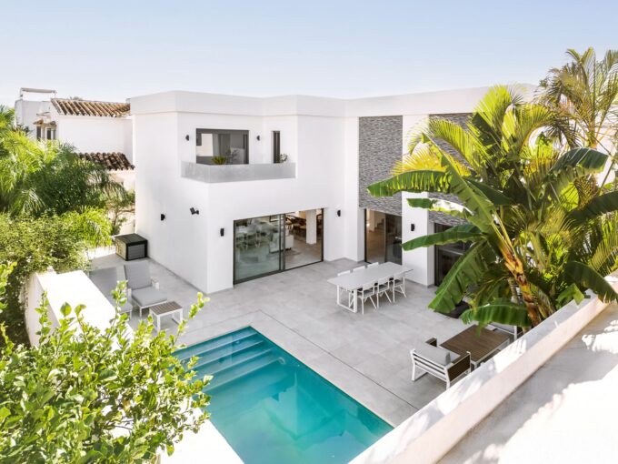 Amazing Villa for Sale on the Marbella Golden Mile.