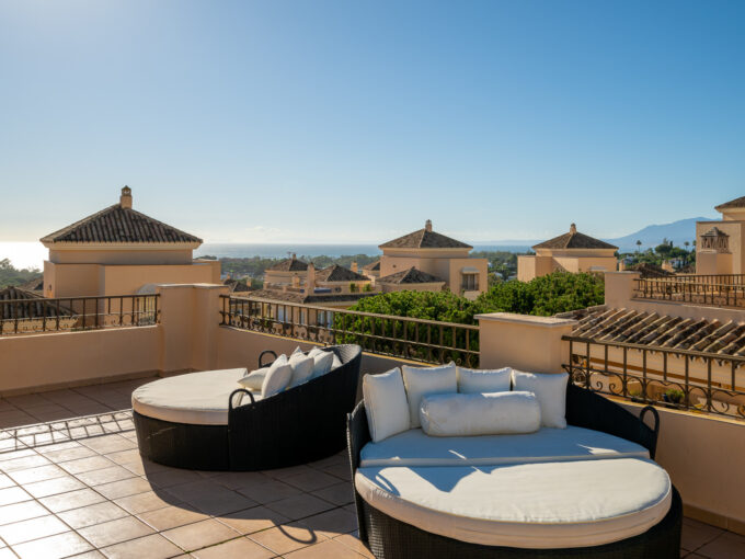 Solarium Stunning Duplex Penthouse for Sale in Elviria. Property for sale in Marbella.