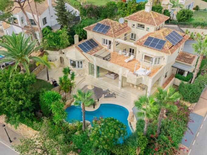 High Quality Villa for Sale in Elviria. Property for sale in Marbella.