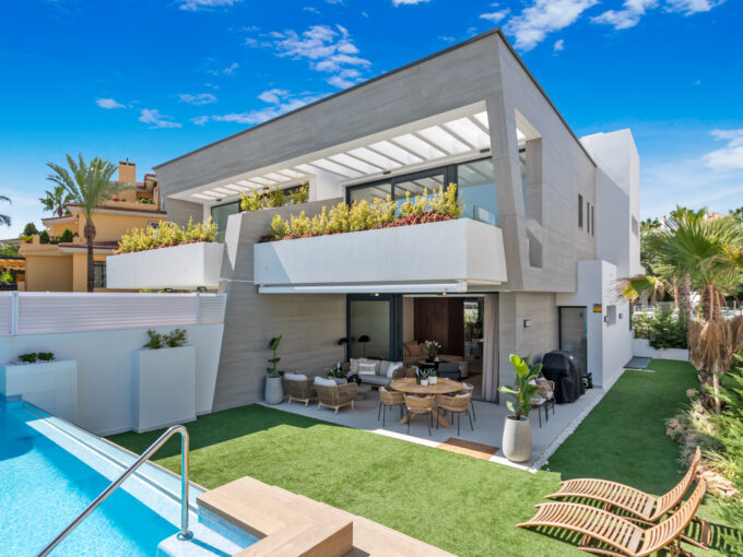 Townhouse for Sale in Banus Bay Residence. Property for sale in Marbella.