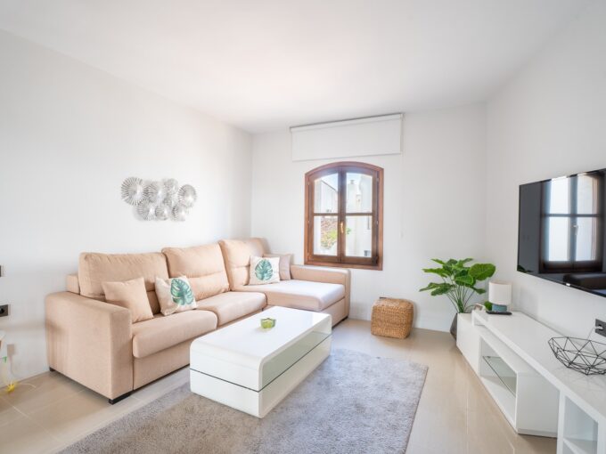 Living room Renovated Apartment for Sale in Puerto Banús, Marbella