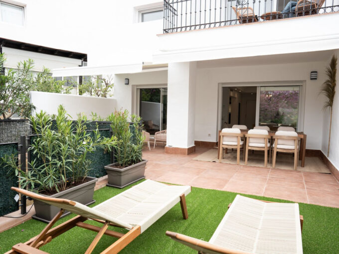 Outdoor Corner Townhouse for Sale in Altos de Puente Romano