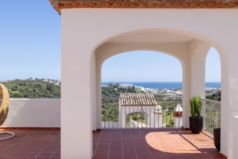 Sea view New Townhouses for Sale in Estepona with Sea Views