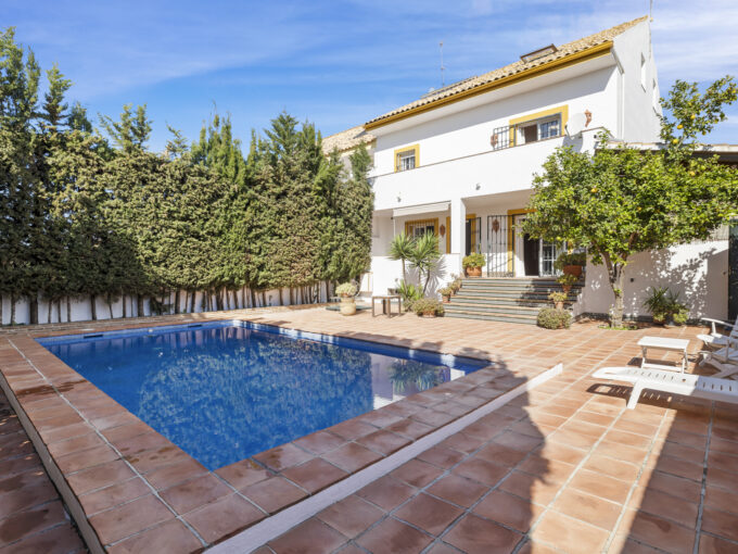 Traditional Townhouse for Sale in San Pedro de Alcántara