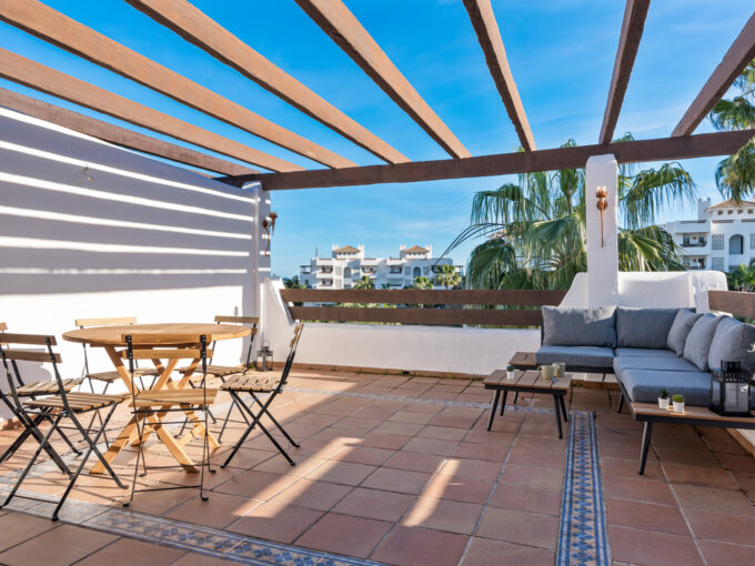 Terrace Bright 2-Bedroom Apartment for Sale in Selwo Hills