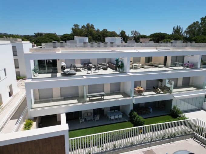 Exterior Modern Ground Floor Apartment for sale in Elviria, Marbella