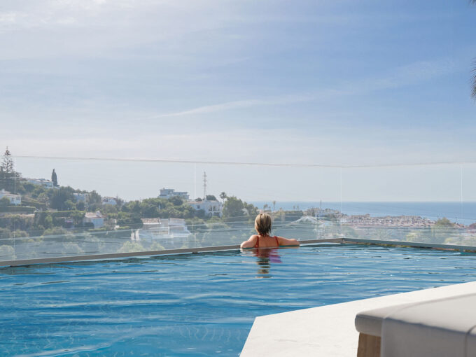Swim pool New Apartment for Sale in Fuengirola. Property for sale in Marbella.