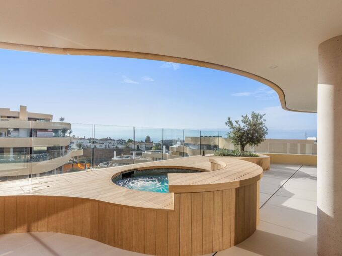 Jacuzzi Corner Apartment for Sale with Panoramic Sea Views & Private Jacuzzi in Reserva del Higuerón, Fuengirola