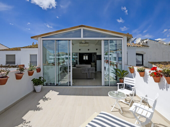 Outdoor Elegant 3-Bedroom Penthouse for Sale in Jardines del Puerto, Puerto Banús