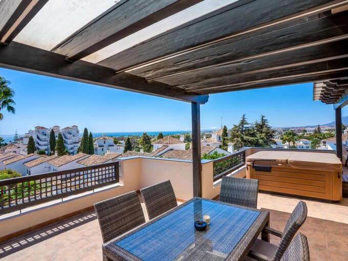 Outdoor Prestigious Penthouse for Sale in Medina de Banús, Nueva Andalucia, Marbella