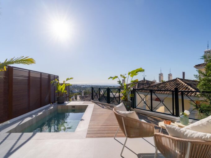 Pool area Ground Floor Apartment for Sale with Private Pool. Property for sale in Marbella.