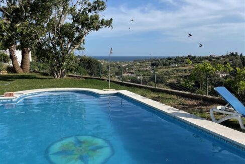 Pool One Level Villa for Sale in El Velerín. Real estate for sale in Marbella.