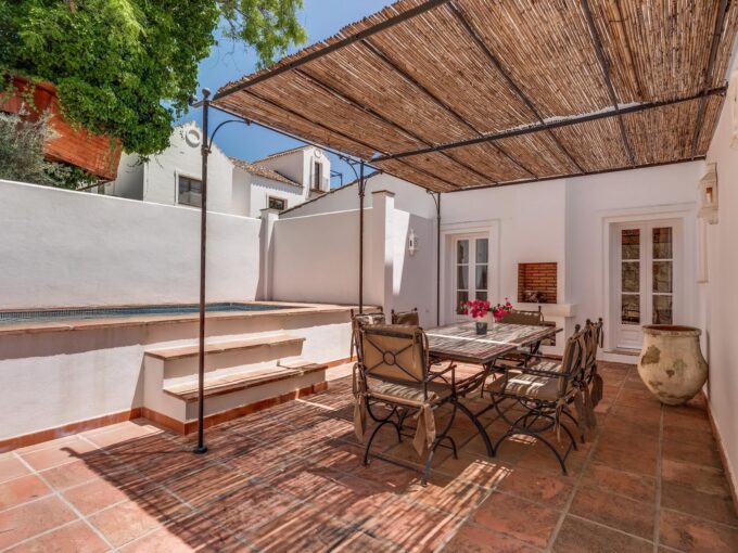 Terrace Charming Ground Floor Apartment for Sale in La Zagaleta, Benahavis, Costa del Sol