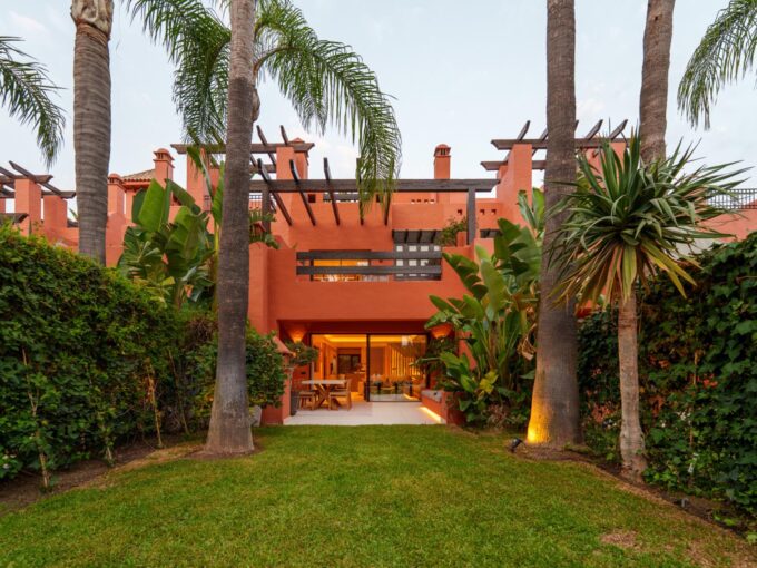 Townhouse for Sale in Altos de Puente Romano, Marbella Golden Mile