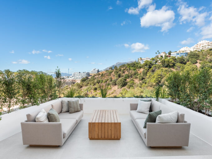 Terrace Exceptional Townhouse for Sale in Altos de Los Monteros, Marbella