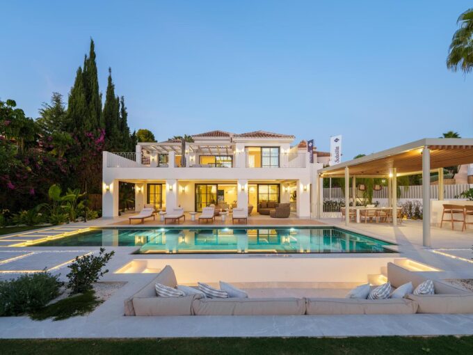 Lights Modern Mediterranean Villa for Sale in La Quinta, Benahavis, Spain